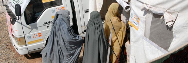 Camp Clinics Give Displaced Pakistani Women Lifesaving Pregnancy Care